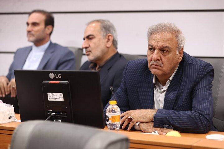 نشست هم‌اندیشی نمایندگان در اجرای سیاست‌های کلی نظام