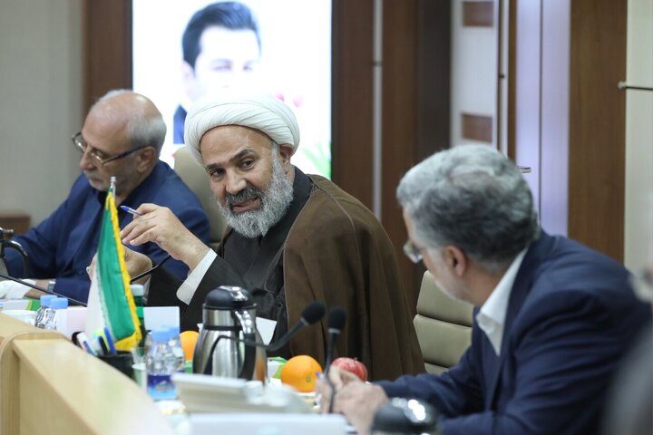 نشست کمیسیون اصل نود با وزیر بهداشت