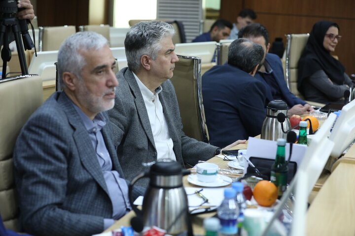 نشست کمیسیون اصل نود با وزیر بهداشت