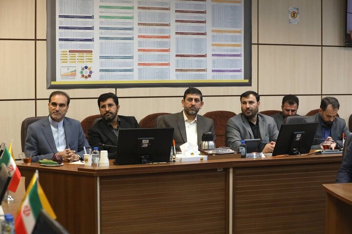 نشست کمیسیون اصل نود با وزیر نیرو