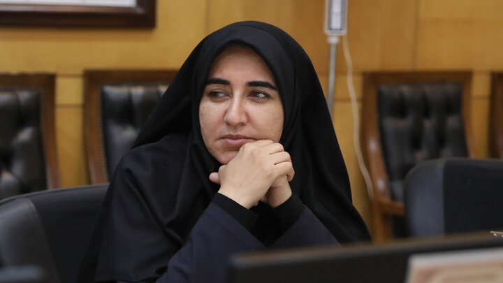 فلاحی: حضور بانوان در هیئت‌رئیسه، مسیر تصویب قوانین حمایتی از زنان را هموار می‌کند/ لزوم رای بر مدار شایستگی و پرهیز از نگاه جنسیتی