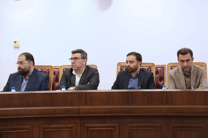 نشست کمیسیون ویژه جهش و رونق تولید با رئیس سازمان بورس و اوراق بهادار