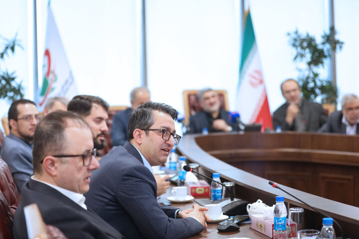 نشست کمیسیون ویژه جهش و رونق تولید با رئیس سازمان بورس و اوراق بهادار