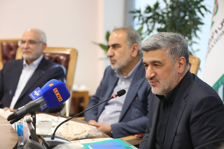 نشست کمیسیون ویژه جهش و رونق تولید با رئیس سازمان بورس و اوراق بهادار