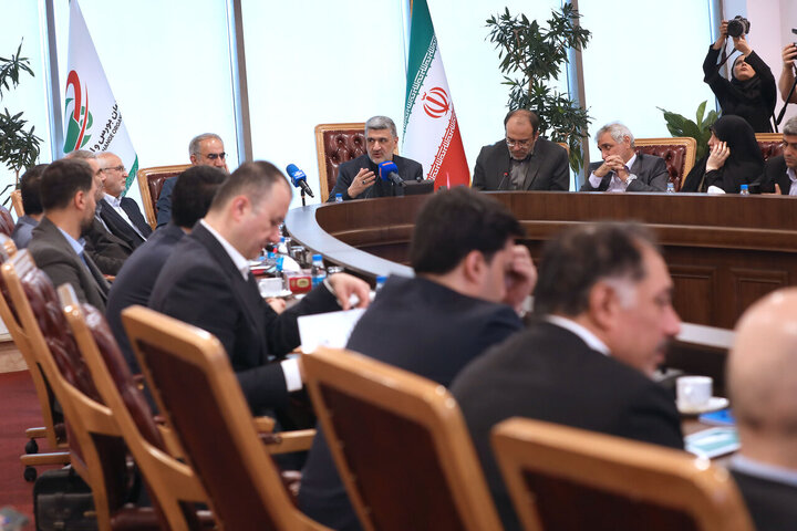نشست کمیسیون ویژه جهش و رونق تولید با رئیس سازمان بورس و اوراق بهادار