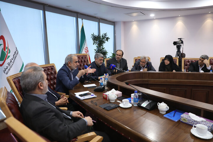 نشست کمیسیون ویژه جهش و رونق تولید با رئیس سازمان بورس و اوراق بهادار