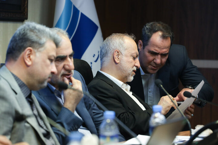 نشست اعضای کمیسیون اصل ۴۴ مجلس با مدیران وزارت نیرو