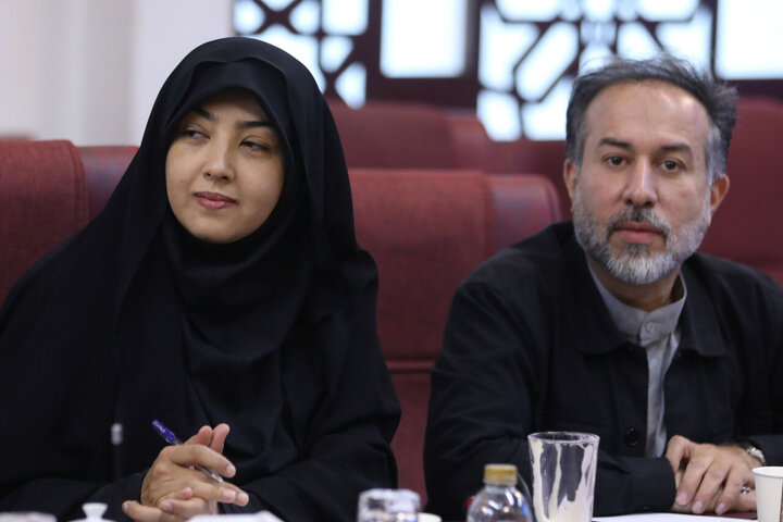 نشست کمیسیون صنایع مجلس با وزیر اقتصاد