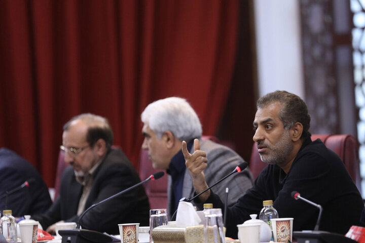 نشست کمیسیون صنایع مجلس با وزیر اقتصاد