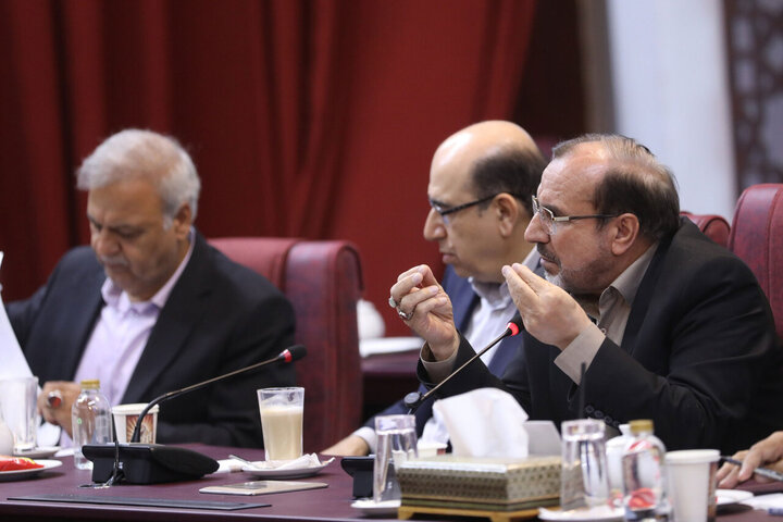 نشست کمیسیون صنایع مجلس با وزیر اقتصاد
