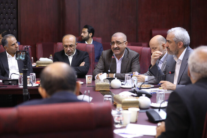 نشست کمیسیون صنایع مجلس با وزیر اقتصاد