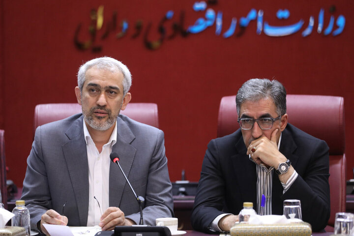 نشست کمیسیون صنایع مجلس با وزیر اقتصاد