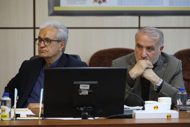 نشست فراکسیون نظارت بر صنعت آب و برق با حضور نایب رئیس مجلس و وزیر نیرو