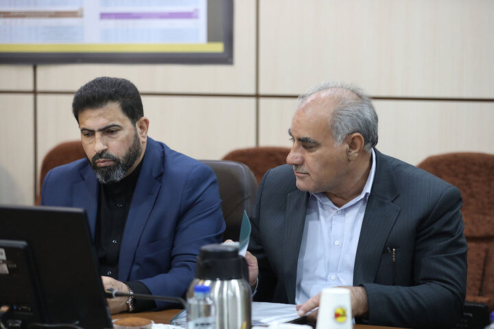 نشست فراکسیون نظارت بر صنعت آب و برق با حضور نایب رئیس مجلس و وزیر نیرو