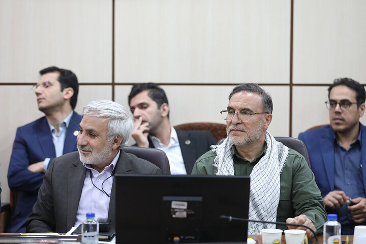 نشست فراکسیون نظارت بر صنعت آب و برق با حضور نایب رئیس مجلس و وزیر نیرو