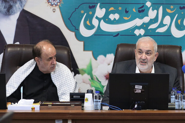 نشست فراکسیون نظارت بر صنعت آب و برق با حضور نایب رئیس مجلس و وزیر نیرو