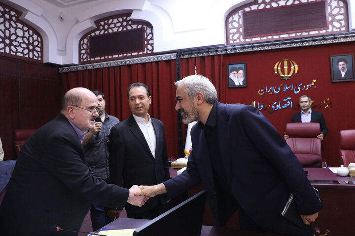 نشست کمیسیون برنامه و بودجه با وزیر امور اقتصادی و دارایی