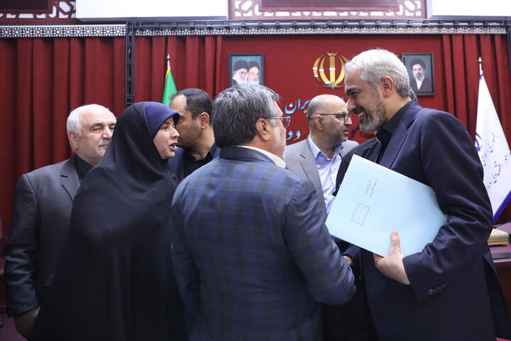 نشست کمیسیون برنامه و بودجه با وزیر امور اقتصادی و دارایی