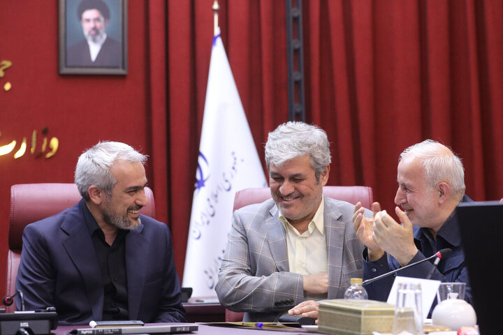 نشست کمیسیون برنامه و بودجه با وزیر امور اقتصادی و دارایی