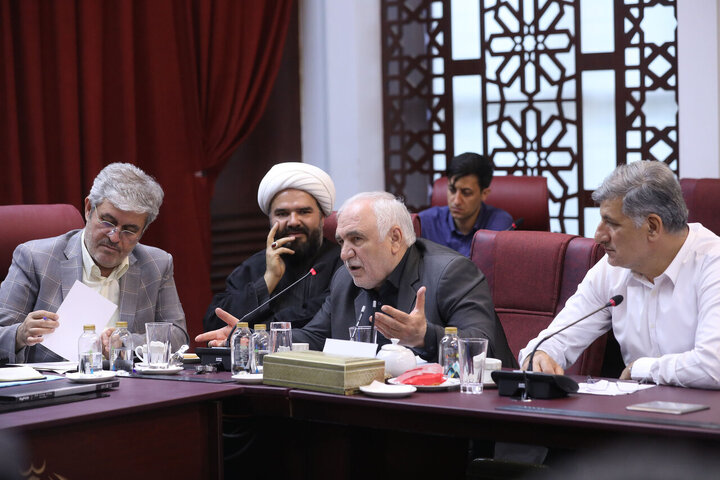 نشست کمیسیون برنامه و بودجه با وزیر امور اقتصادی و دارایی