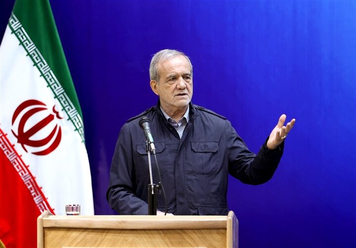 پزشکیان: اولویت دولت حمایت از معیشت است نه واردات بنزین برای مصرف غیرضرور/ دو مأموریت راهبردی پزشکیان به وزارت نفت برای مدیریت بهینه انرژی و پتروشیمی