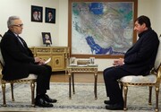 مخبر: تنگه هرمز جزو سرزمین ماست و آمریکا از جای دیگری آمده است