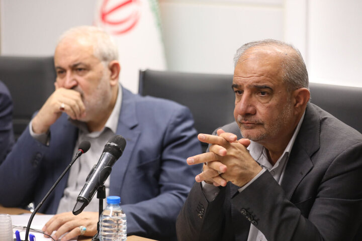 نشست مشترک کمیسیون کشاورزی، آب، منابع طبیعی و محیط زیست مجلس با وزیر نیرو