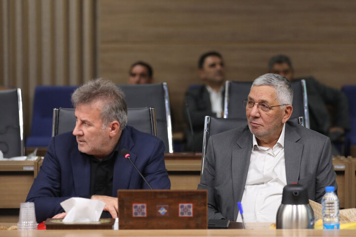 نشست مشترک کمیسیون کشاورزی، آب، منابع طبیعی و محیط زیست مجلس با وزیر نیرو