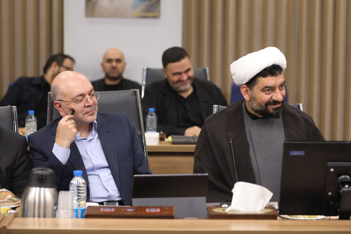 نشست مشترک کمیسیون کشاورزی، آب، منابع طبیعی و محیط زیست مجلس با وزیر نیرو
