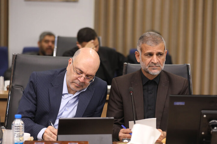 نشست مشترک کمیسیون کشاورزی، آب، منابع طبیعی و محیط زیست مجلس با وزیر نیرو