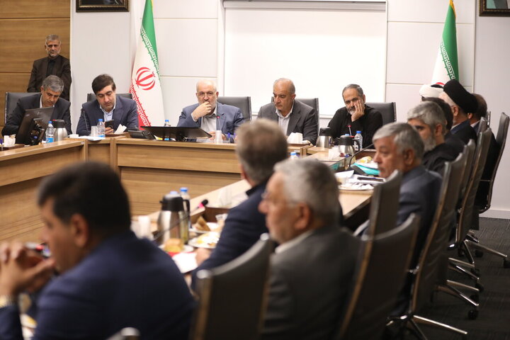 نشست مشترک کمیسیون کشاورزی، آب، منابع طبیعی و محیط زیست مجلس با وزیر نیرو