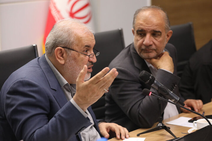 نشست مشترک کمیسیون کشاورزی، آب، منابع طبیعی و محیط زیست مجلس با وزیر نیرو