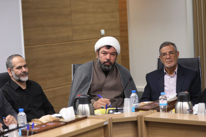 نشست مشترک کمیسیون کشاورزی، آب، منابع طبیعی و محیط زیست مجلس با وزیر نیرو