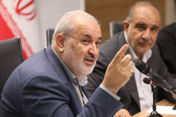 نشست مشترک کمیسیون کشاورزی، آب، منابع طبیعی و محیط زیست مجلس با وزیر نیرو