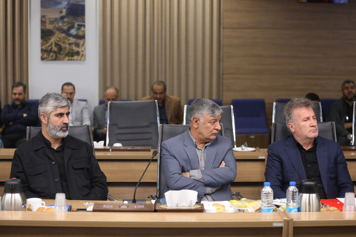 نشست مشترک کمیسیون کشاورزی، آب، منابع طبیعی و محیط زیست مجلس با وزیر نیرو