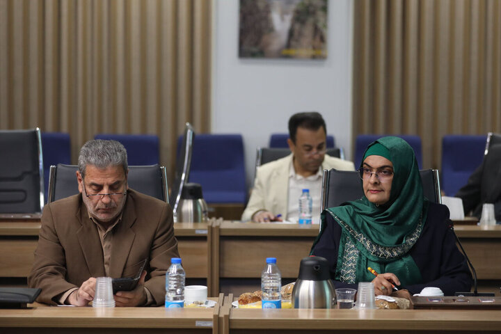 نشست مشترک کمیسیون کشاورزی، آب، منابع طبیعی و محیط زیست مجلس با وزیر نیرو