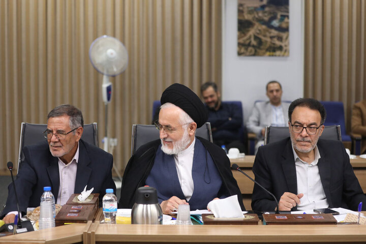 نشست مشترک کمیسیون کشاورزی، آب، منابع طبیعی و محیط زیست مجلس با وزیر نیرو