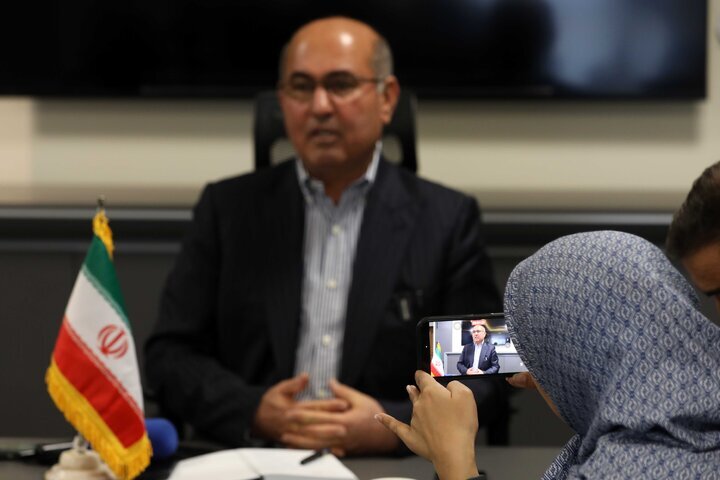 نشست دهقان ناصرآبادی
