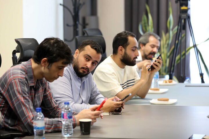 نشست دهقان ناصرآبادی