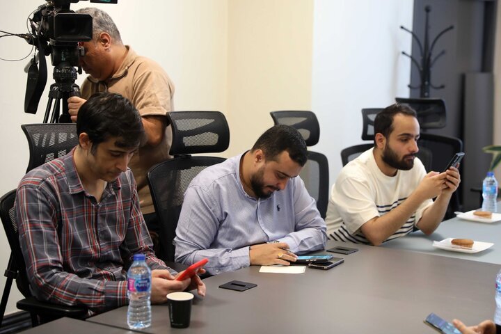 نشست دهقان ناصرآبادی
