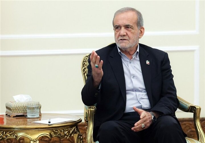 پزشکیان: تشییع باشکوه رهبر شهید، نماد وحدت ملی بود