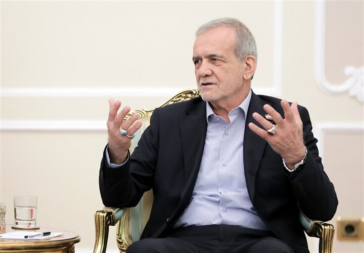 پزشکیان: گفت‌وگوها آمریکا را مجبور به همراهی کرد/هنر، آوردن نگاه‌های مشترک به میدان است