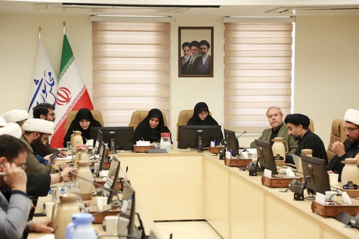 زنان ایرانی در جنگ تحمیلی سوم، کنشگر و هدایتگر بودند/ همه قوانین باید با ملاحظات فقهی و پیوست خانواده تدوین شوند