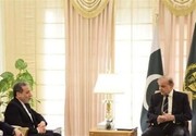 عراقچی با نخست‌وزیر و رئیس جمهور پاکستان دیدار کرد