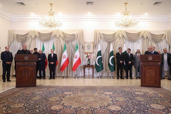 گشایش فصلی تازه در روابط تهران و اسلام‌آباد/ تأکید رئیس‌جمهور بر همگرایی منطقه‌ای و توسعه اقتصادی

