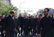 حضور عارف در آیین تشییع پیکر مطهر امام شهید انقلاب