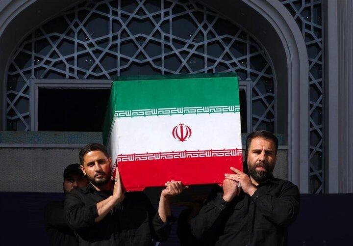 آیین تشییع پیکر مطهر آقای شهید ایران آغاز شد