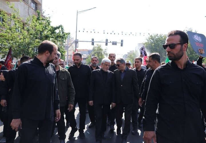 حضور عارف در آیین تشییع پیکر مطهر امام شهید انقلاب