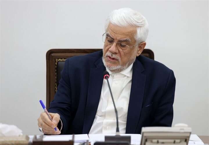 عارف به فرماندهان: دولت با تمام توان پشتیبان و همراه میدان است