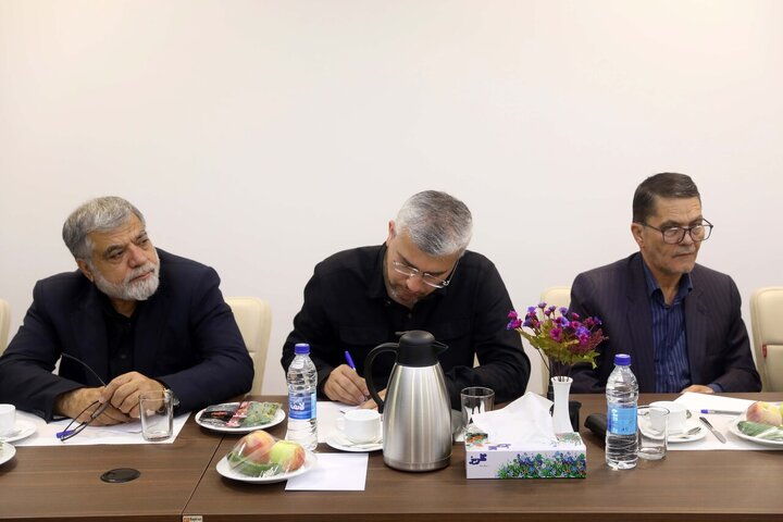 نشست مشترک کمیسیون امنیت ملی با سرپرست وزارت دفاع